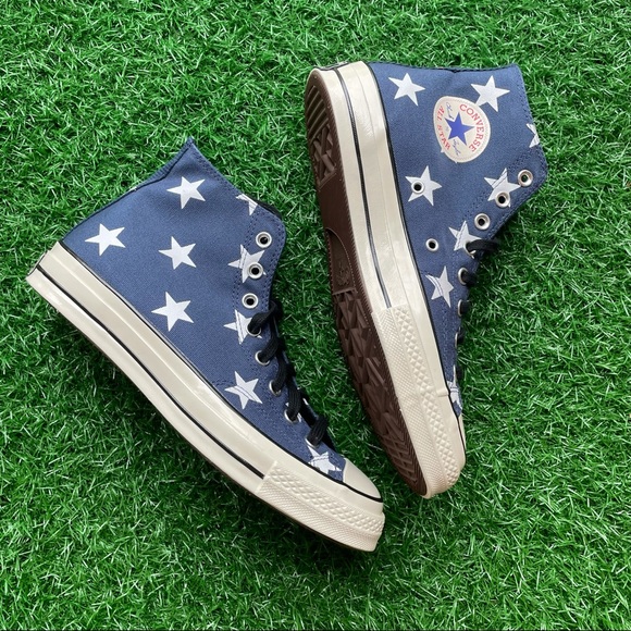 Converse All Star Chuck Taylor Chuck 70 Hi Stars - Picture 2 of 5